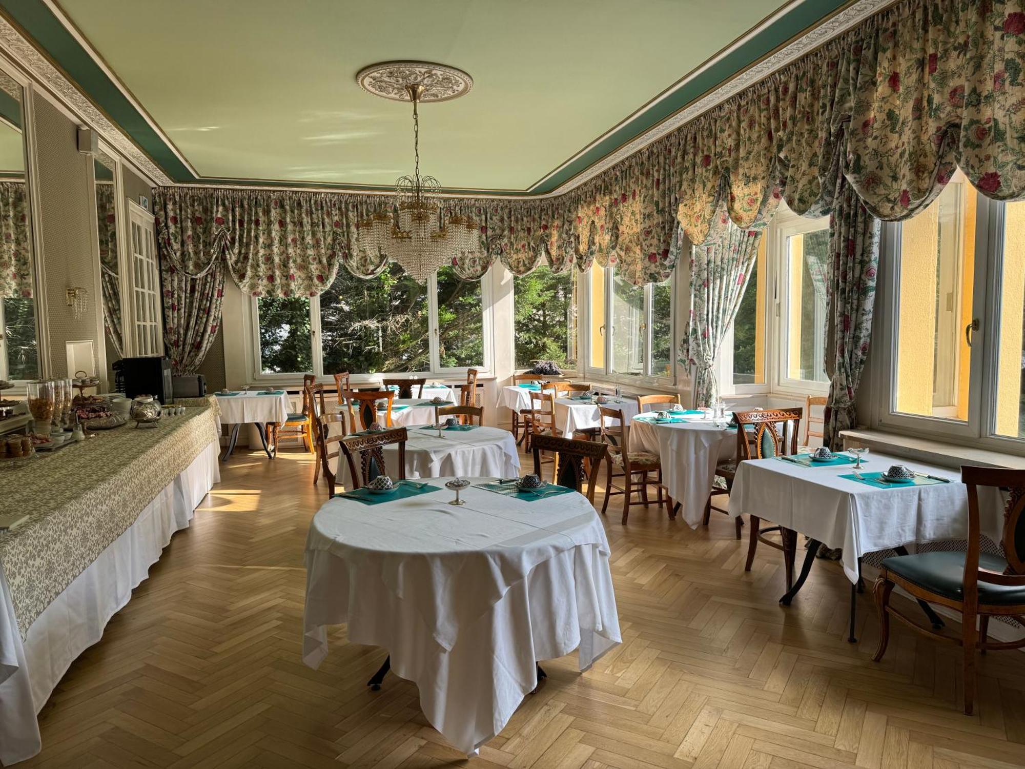 Hotel Restaurant Du Parc Тан Экстерьер фото